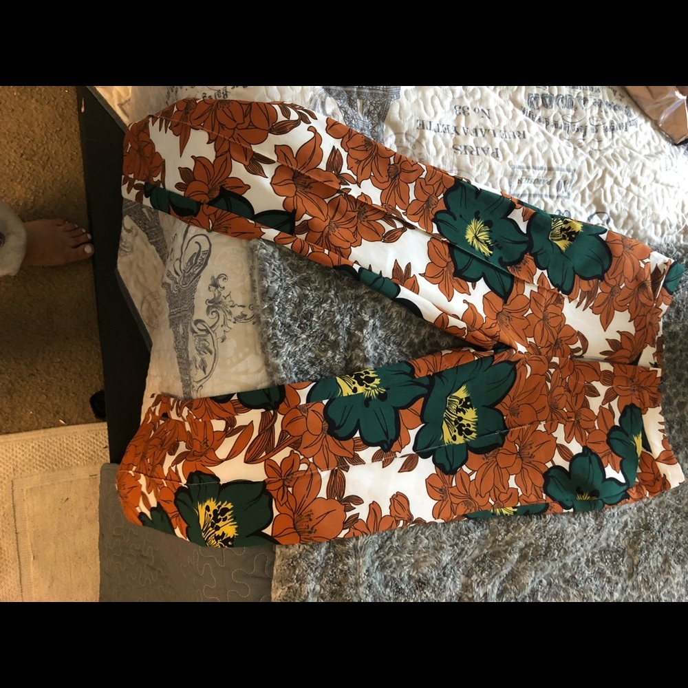 Casual printed pants.